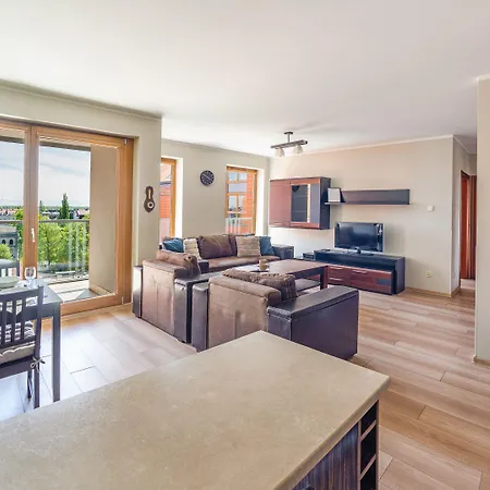 Sun & Snow, Aura Apartamento