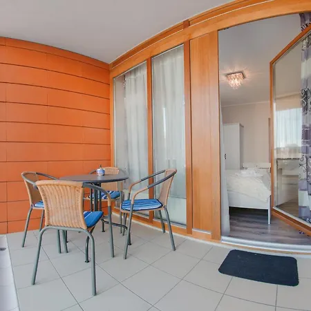 아파트 Aura, Sun & Snow *