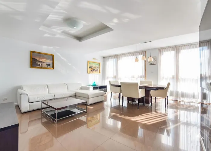 Aura, Sun & Snow Apartment