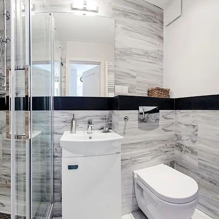 Aura, Sun & Snow Daire *