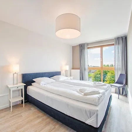 Aura, Sun & Snow Daire *